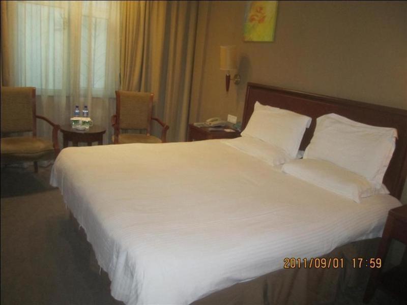 Greentree Inn Suzhou Humble Administrator'S Garden Railway Station South Square Room photo